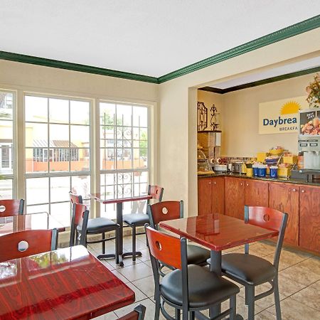 Days Inn By Wyndham Albuquerque Downtown Екстер'єр фото