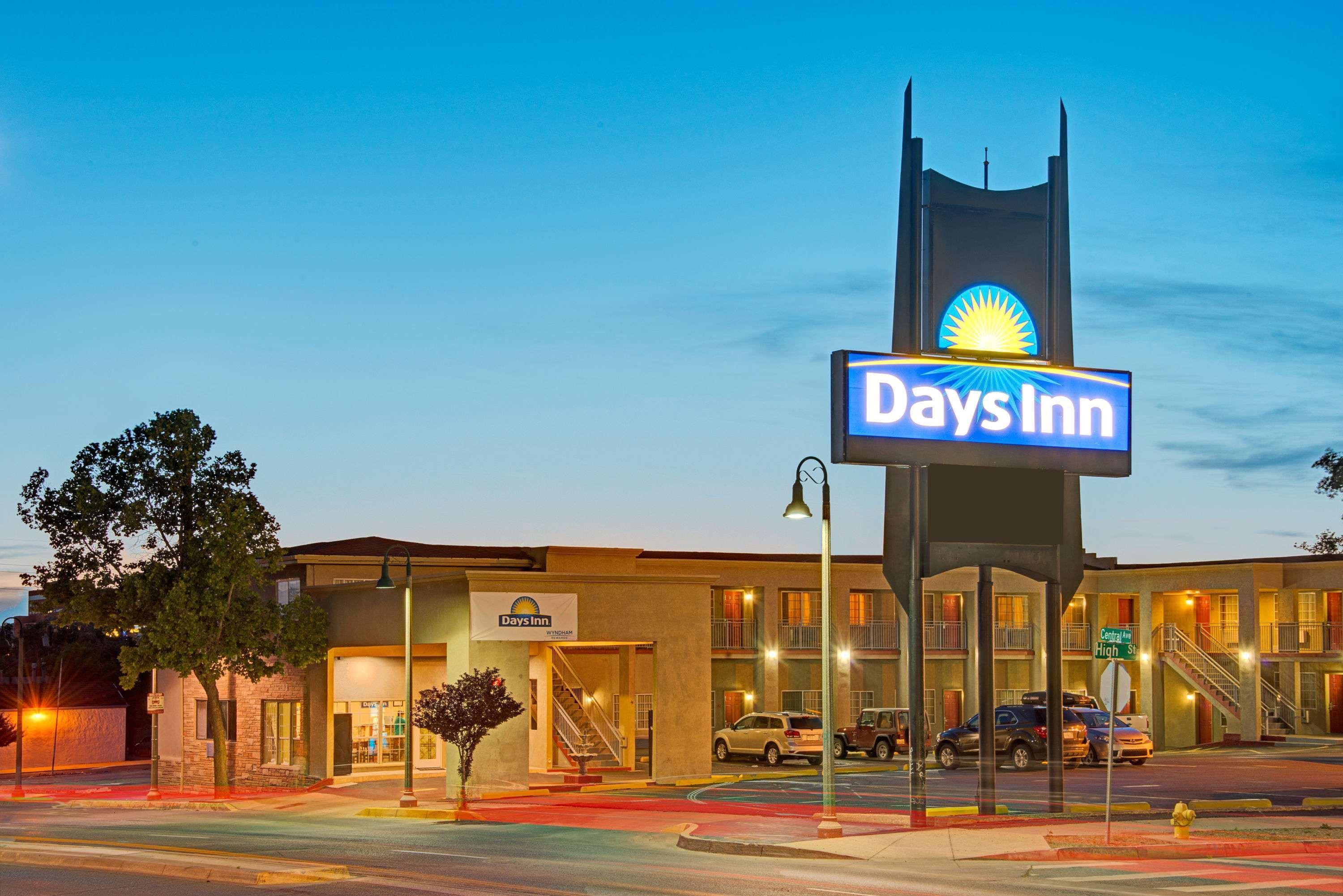 Days Inn By Wyndham Albuquerque Downtown Екстер'єр фото