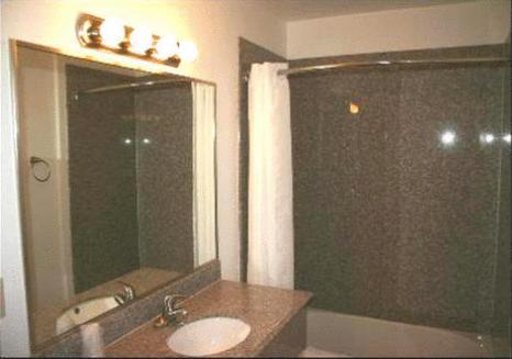 Days Inn By Wyndham Albuquerque Downtown Екстер'єр фото